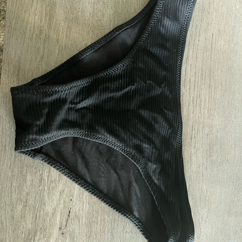 Black H&M bathing suit bottoms